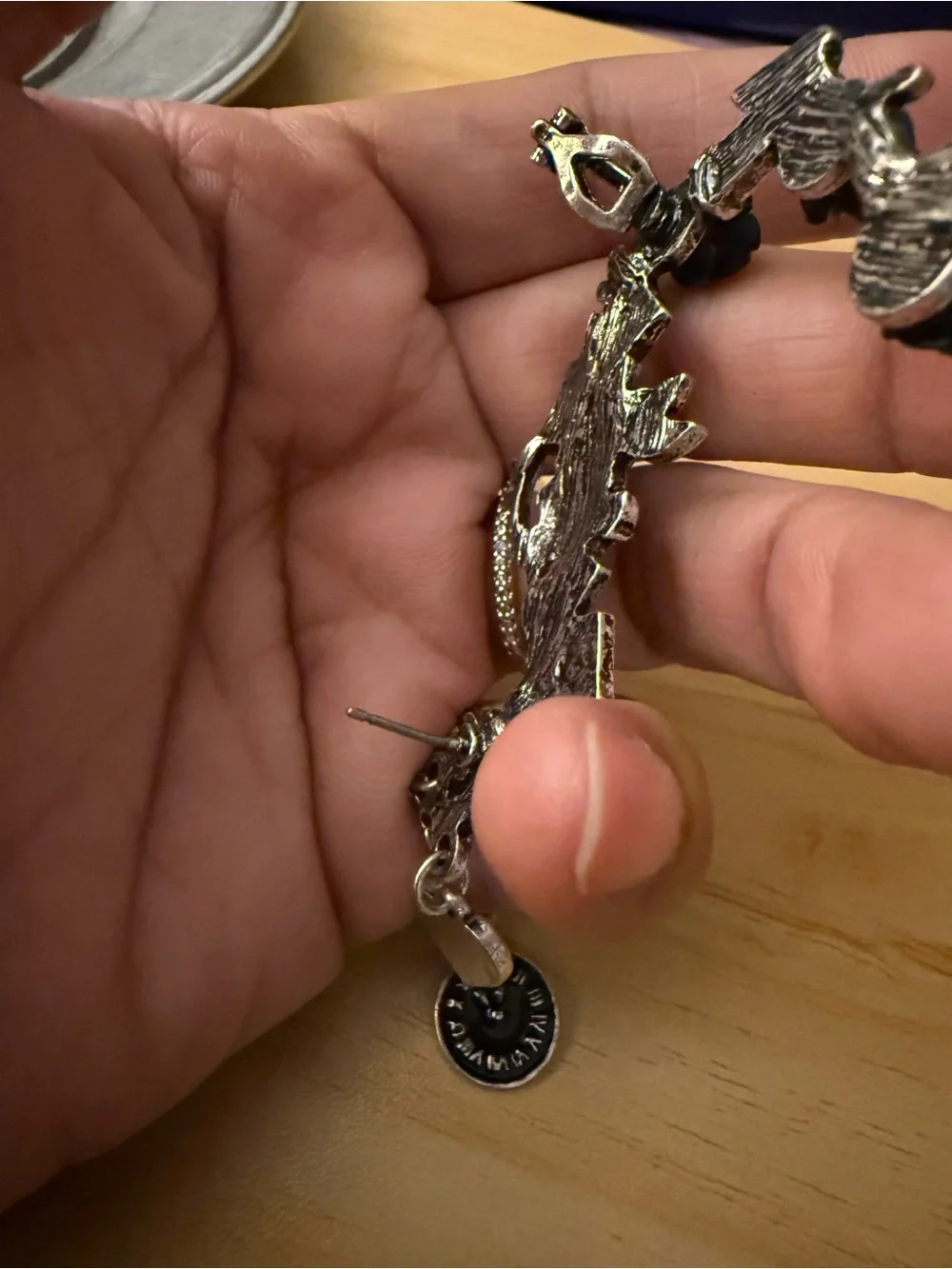 “Hot Topic” Silver Ear Cuff Alice in Wonderland Official Lewis Carroll